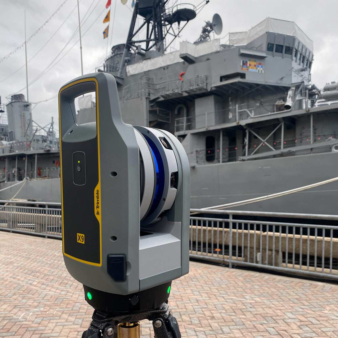 Trimble X9 Scanner with T10x Tablet | Vectors Inc.