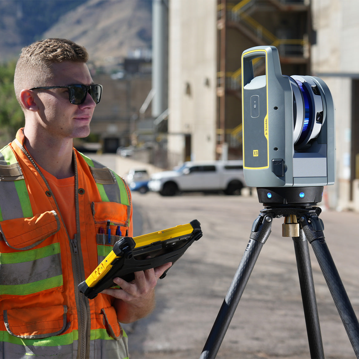 Trimble X9 Scanner with T10x Tablet | Vectors Inc.